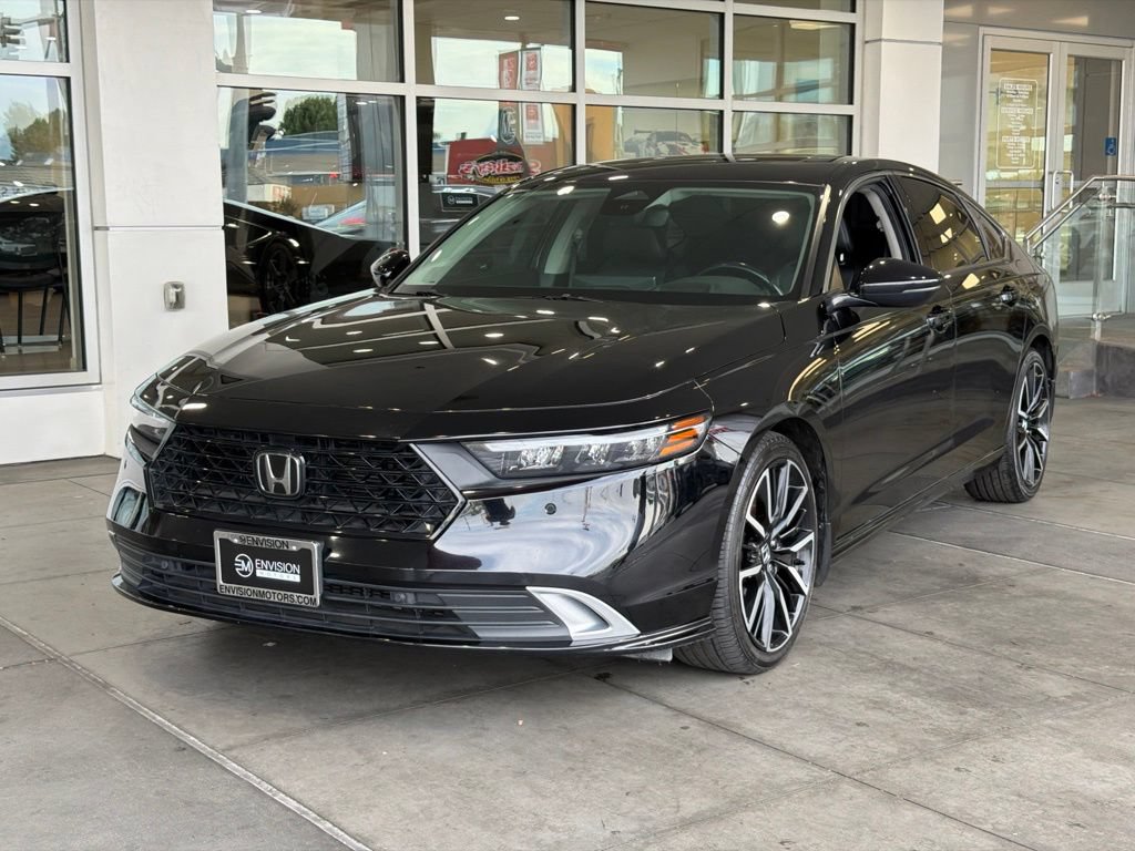 Used 2024 Honda Accord Touring image 2