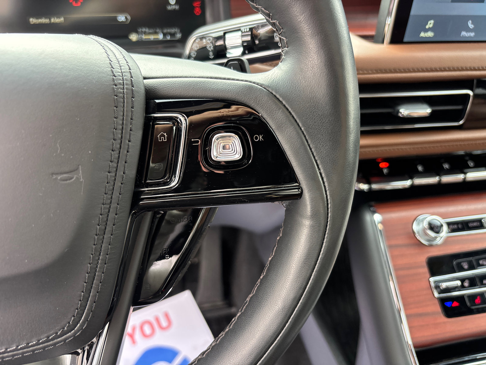 Certified 2023 Lincoln Aviator Reserve w/ Equipment Group 201A image 18