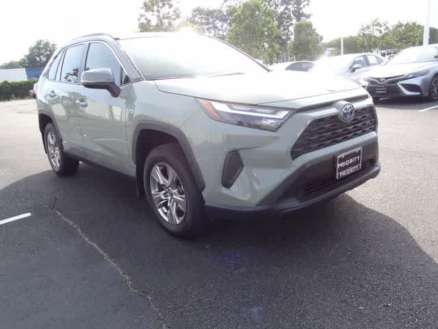 Used 2022 Toyota RAV4 XLE w/ Convenience Package AWD/4WD image 2