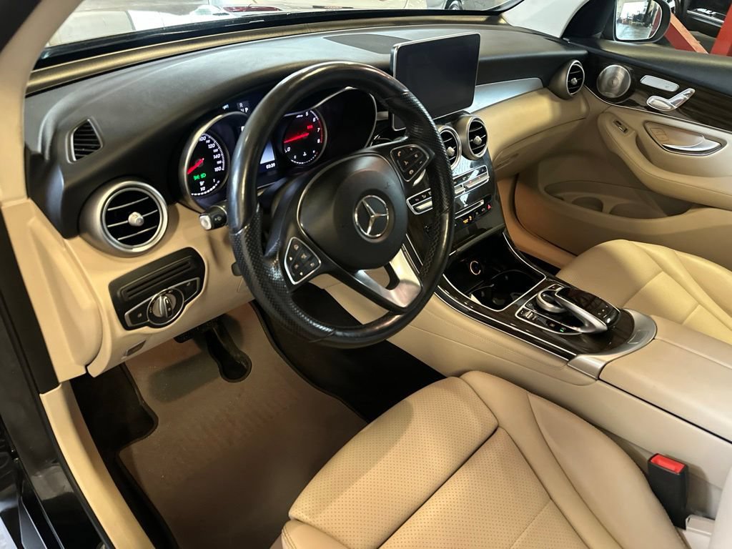 Used 2018 Mercedes-Benz GLC 300 4MATIC image 9