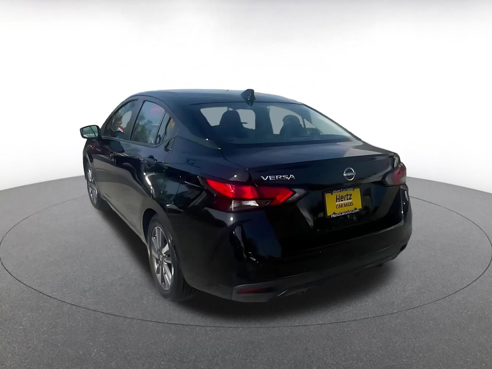 Used 2025 Nissan Versa SV FWD image 10