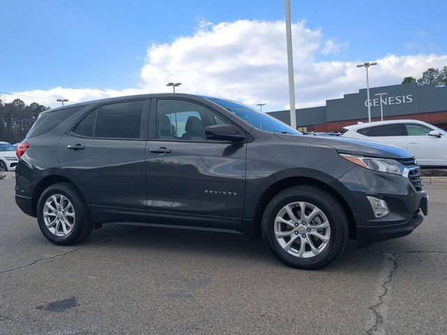 Used 2020 Chevrolet Equinox LS w/ LS Convenience Package image 2