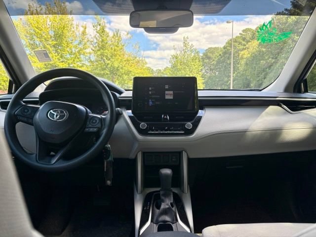 Used 2025 Toyota Corolla Cross L FWD image 20
