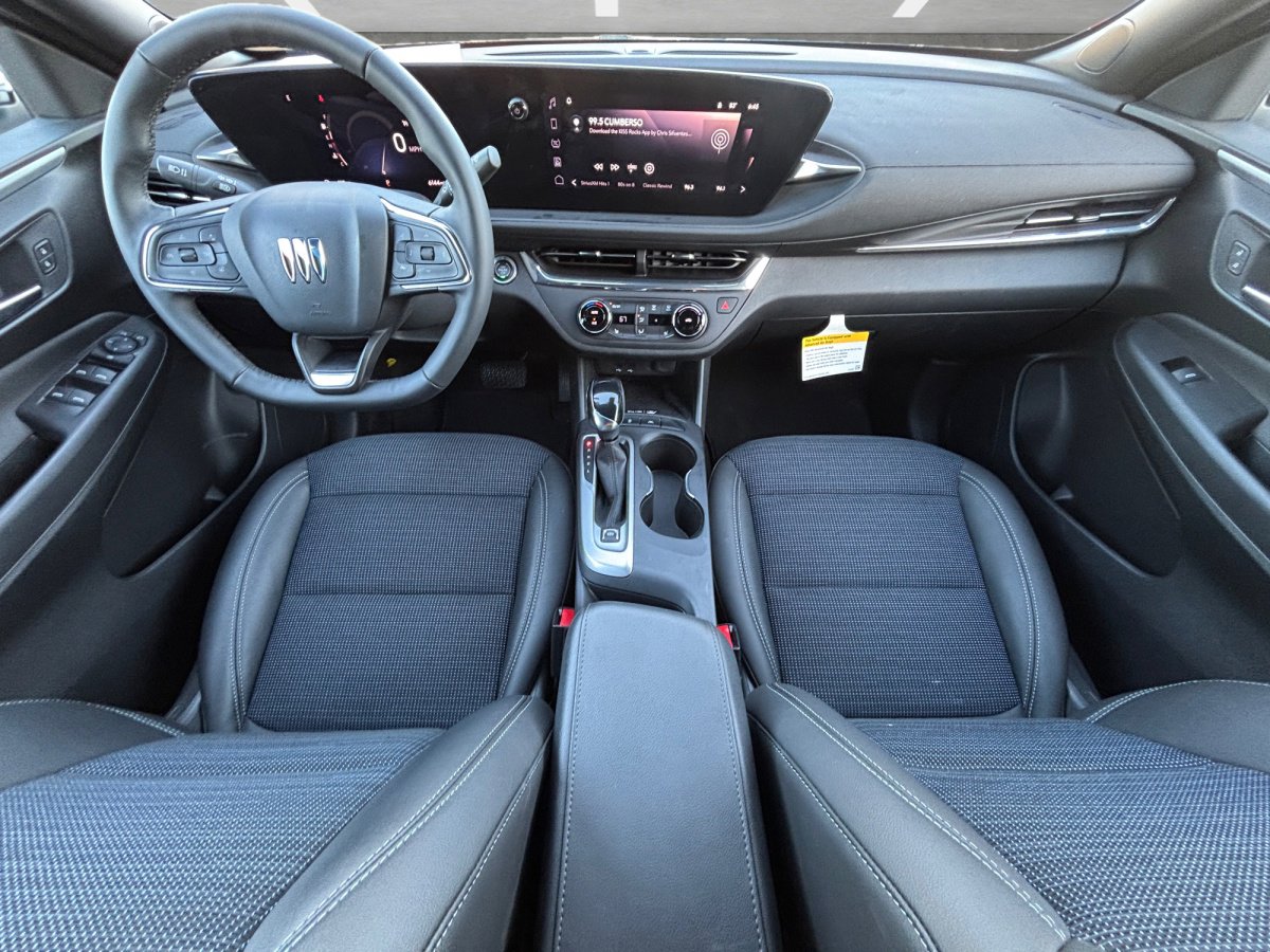 Used 2025 Buick Envista Preferred w/ Convenience I Package image 24