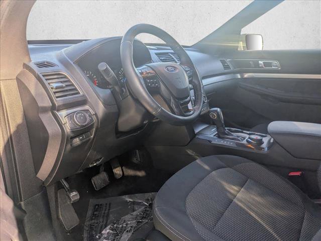 Used 2018 Ford Explorer XLT image 10