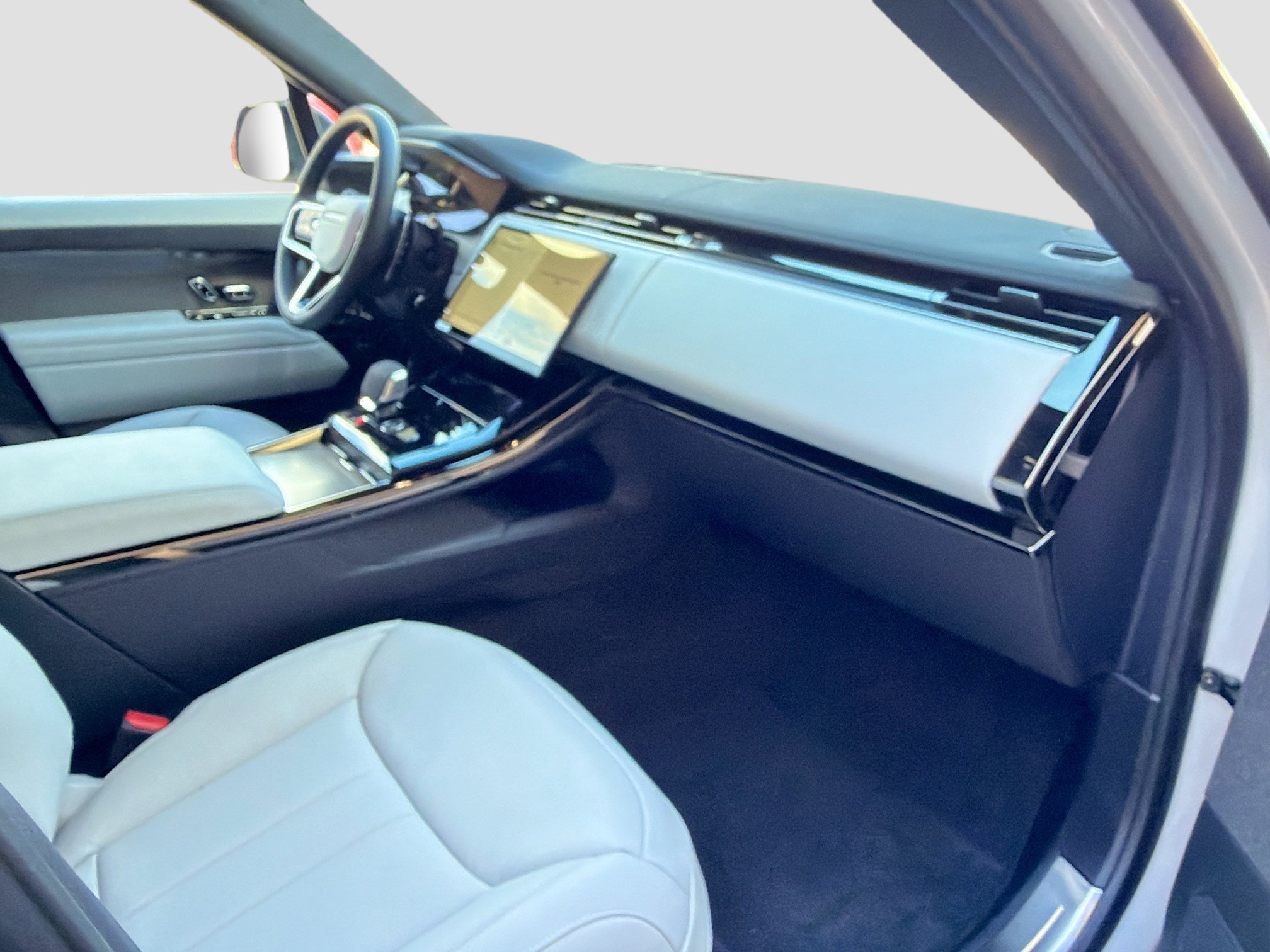 New 2026 Land Rover Range Rover Sport SE image 15