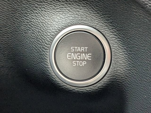 Certified 2023 Volvo XC40 B5 Plus w/ Protection Package Premier image 36