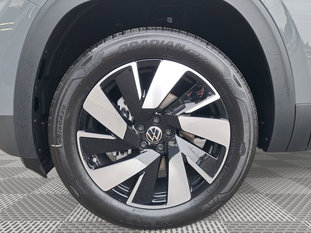 New 2025 Volkswagen Atlas Cross Sport SE image 10