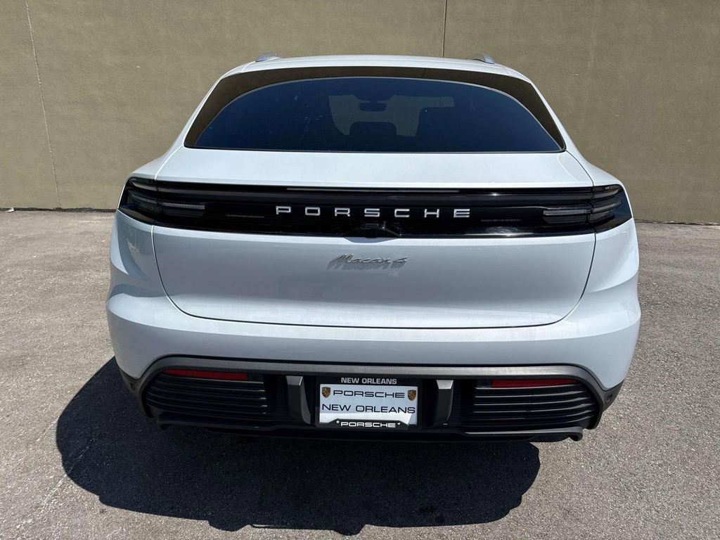 Used 2024 Porsche Macan 4 Electric image 10