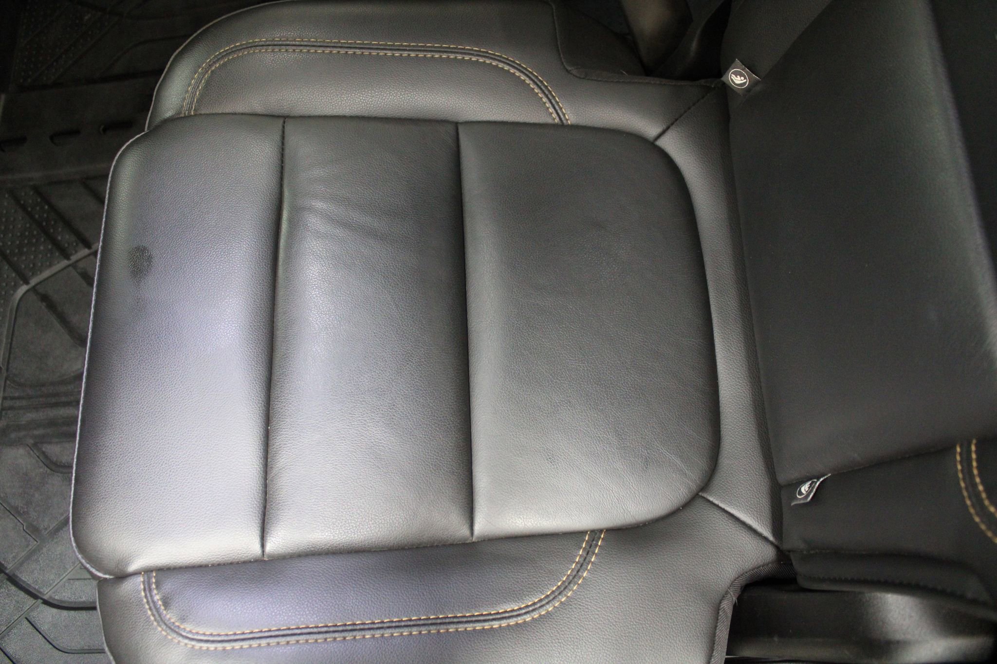 Used 2020 Chevrolet Traverse RS w/ LPO, Floor Liner Package FWD image 17