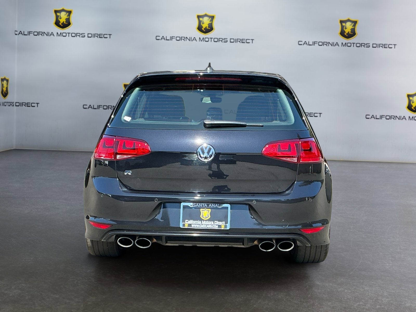 Used 2017 Volkswagen Golf R 4-Door image 6