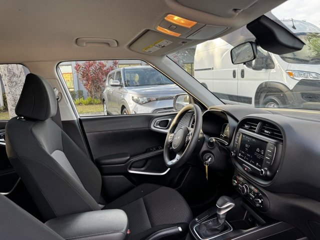 Used 2024 Kia Soul LX w/ Option Group 015 image 11