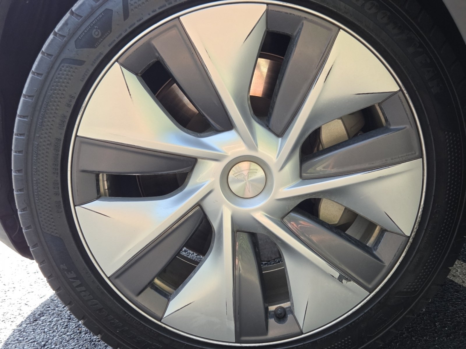 Used 2024 Tesla Model Y Long Range AWD/4WD image 15