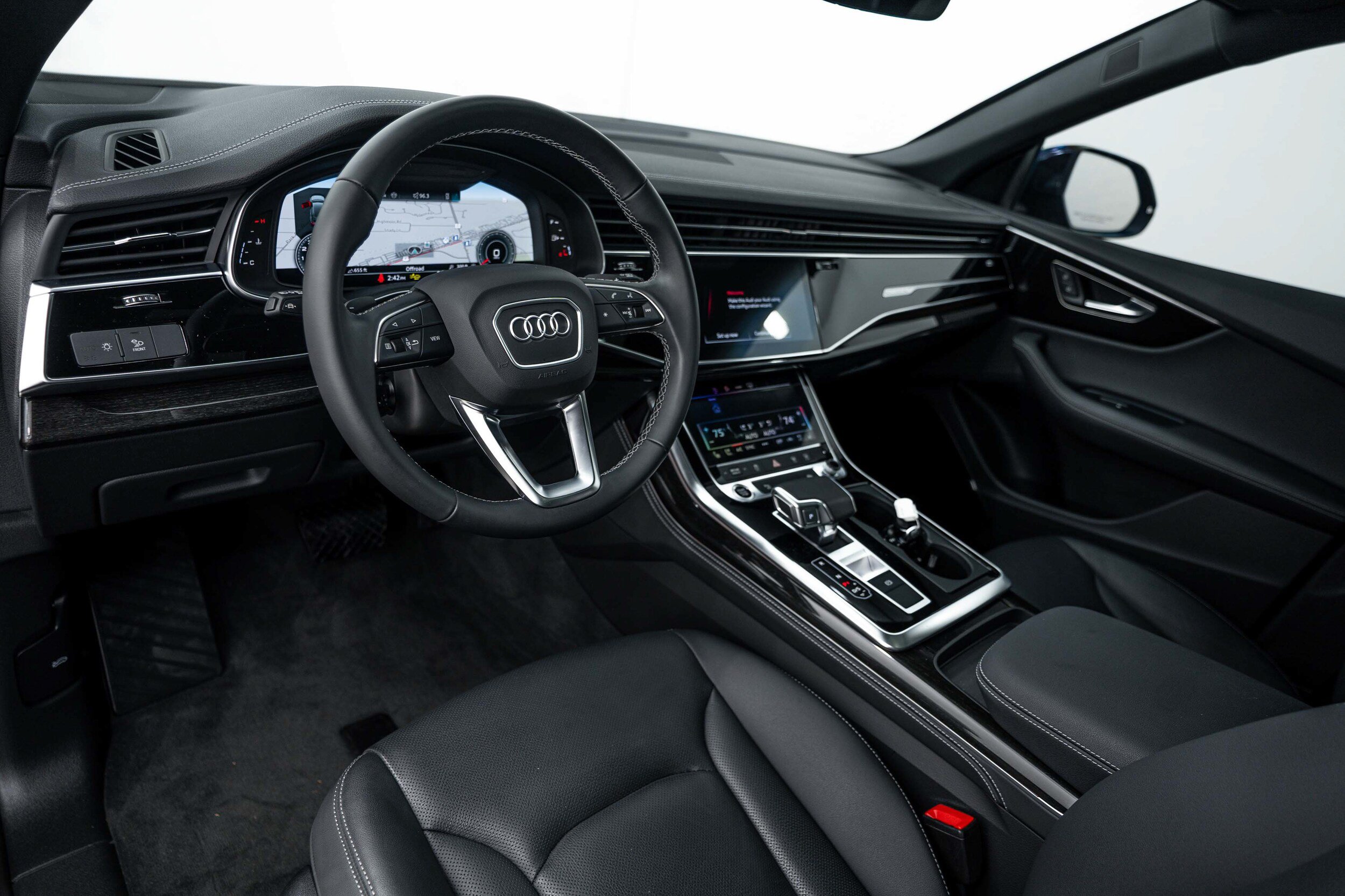 Certified 2025 Audi Q8 Premium Plus w/ Premium Plus Package AWD/4WD image 9