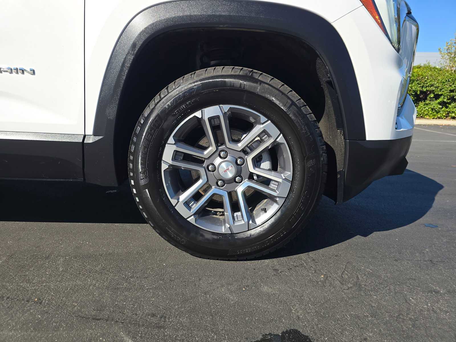 Used 2025 GMC Terrain Elevation image 9