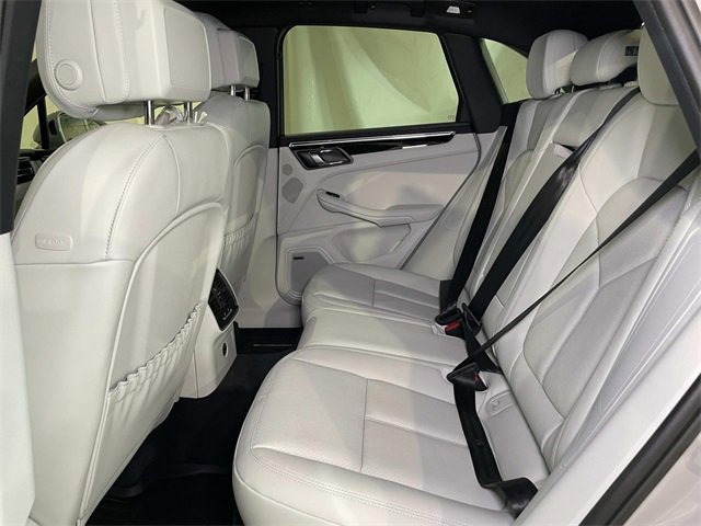 New 2026 Porsche Macan image 19