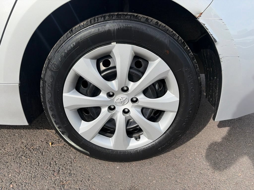 Used 2025 Toyota Corolla LE FWD image 32