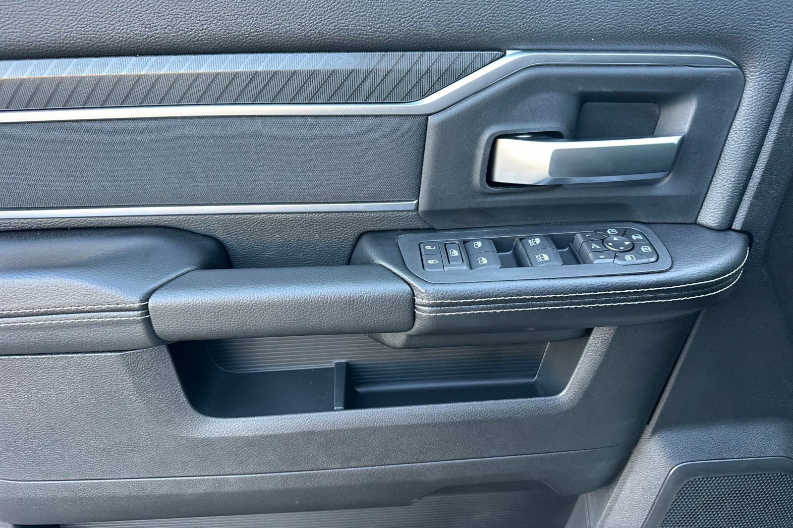 New 2026 RAM 2500 Big Horn AWD/4WD image 12