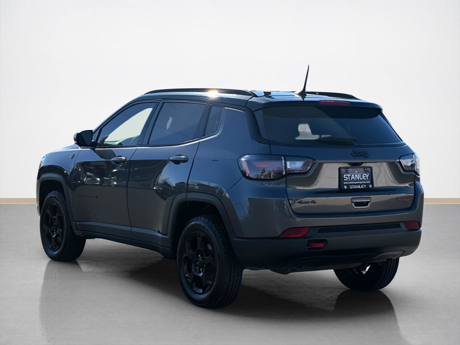 Used 2023 Jeep Compass Trailhawk w/ Trailhawk Elite Group image 5