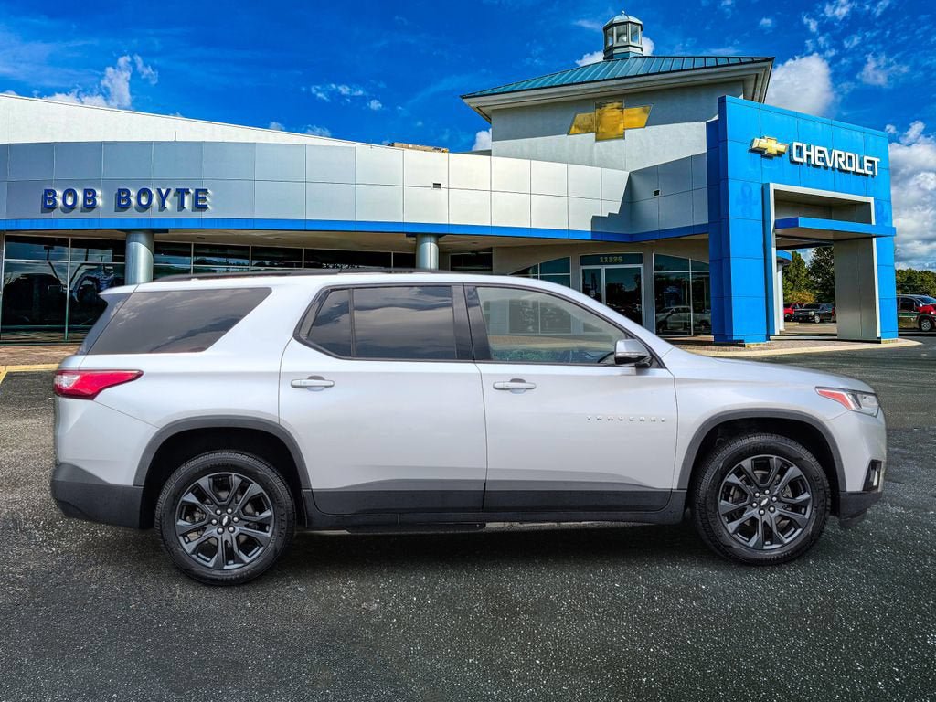Used 2019 Chevrolet Traverse RS FWD image 2