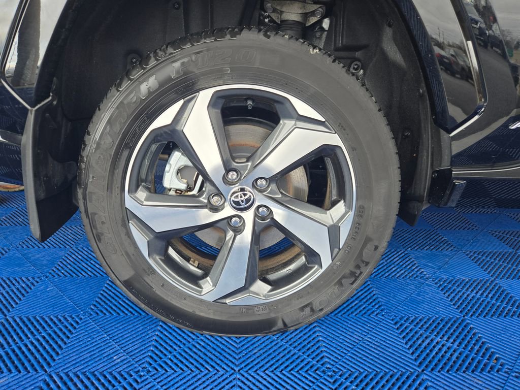 Used 2024 Toyota RAV4 SE image 31