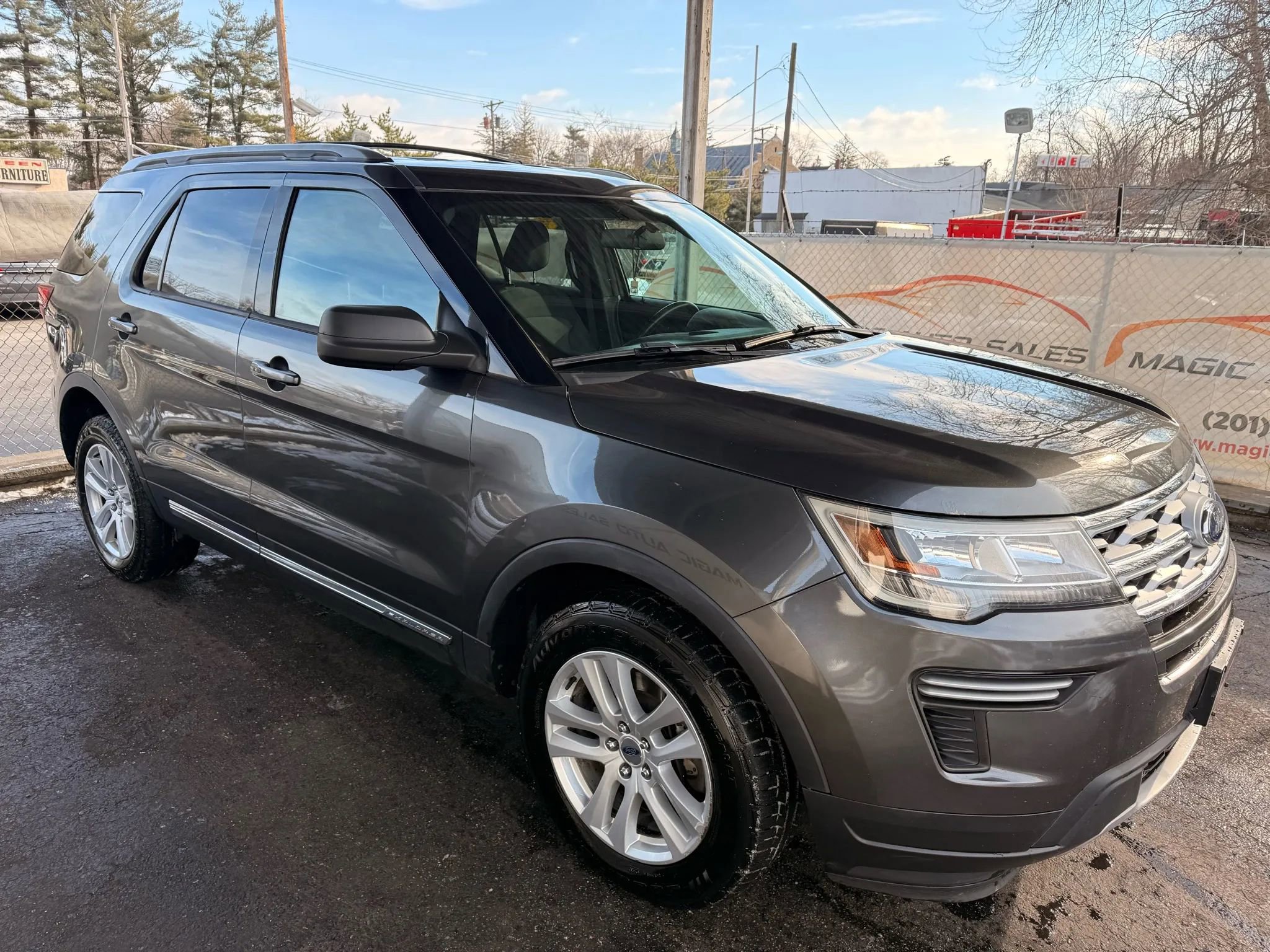 Used 2019 Ford Explorer XLT image 50