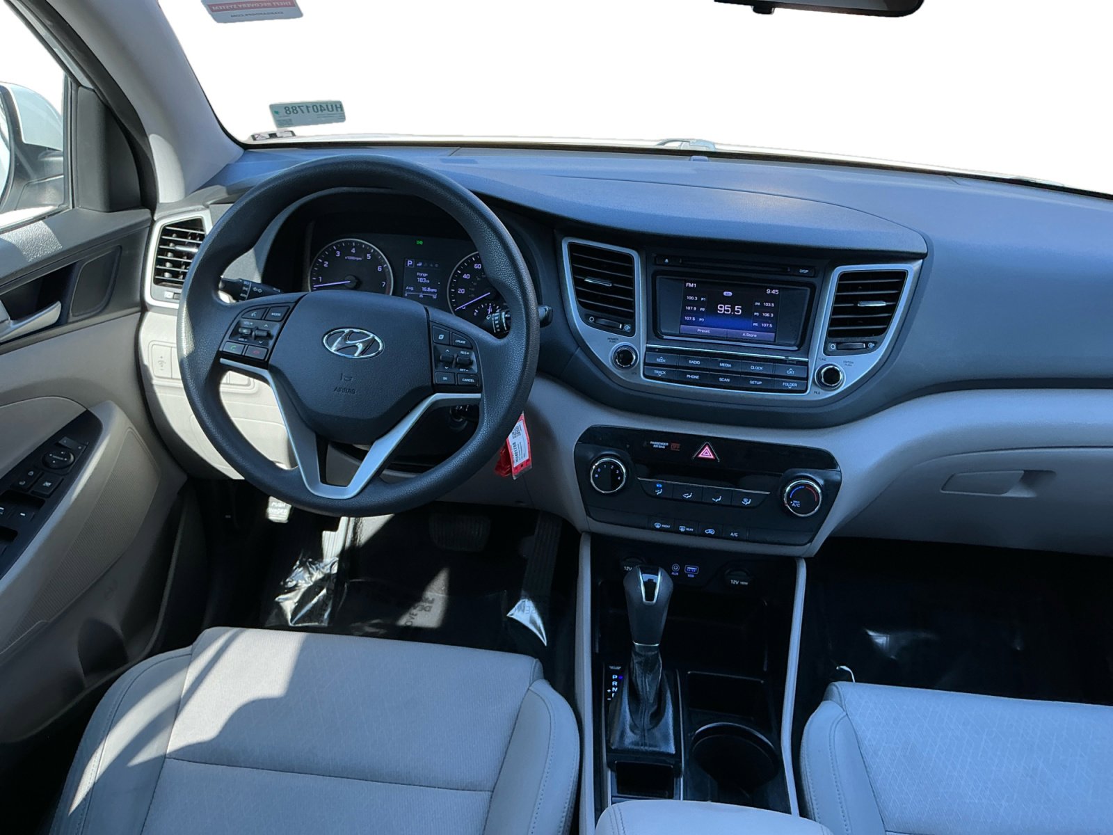 Used 2017 Hyundai Tucson SE image 9