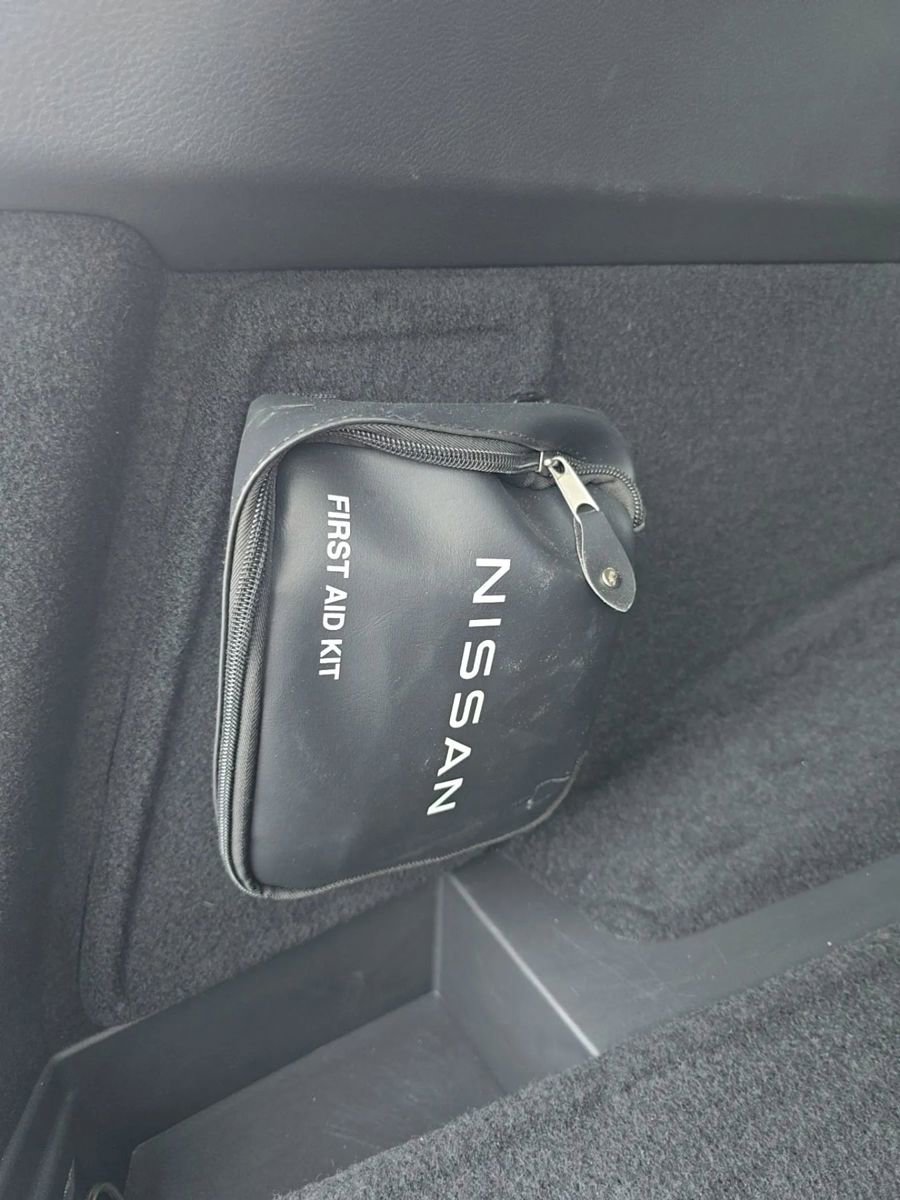 Used 2025 Nissan Rogue SV image 21