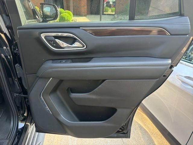 Used 2023 GMC Yukon SLE w/ Gmc Pro Safety Plus Package AWD/4WD image 25