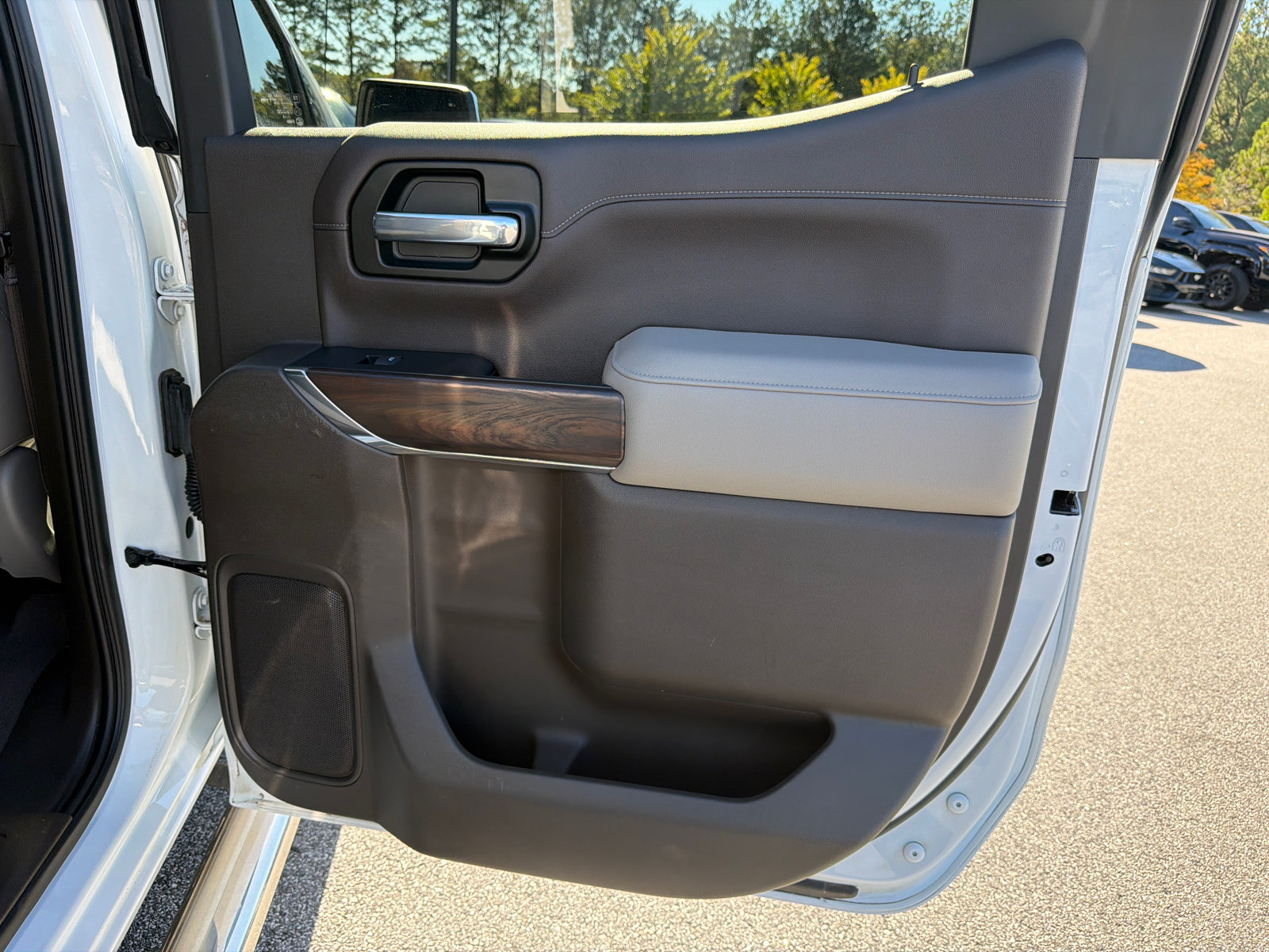 Used 2019 GMC Sierra 1500 SLT w/ SLT Premium Package RWD image 16