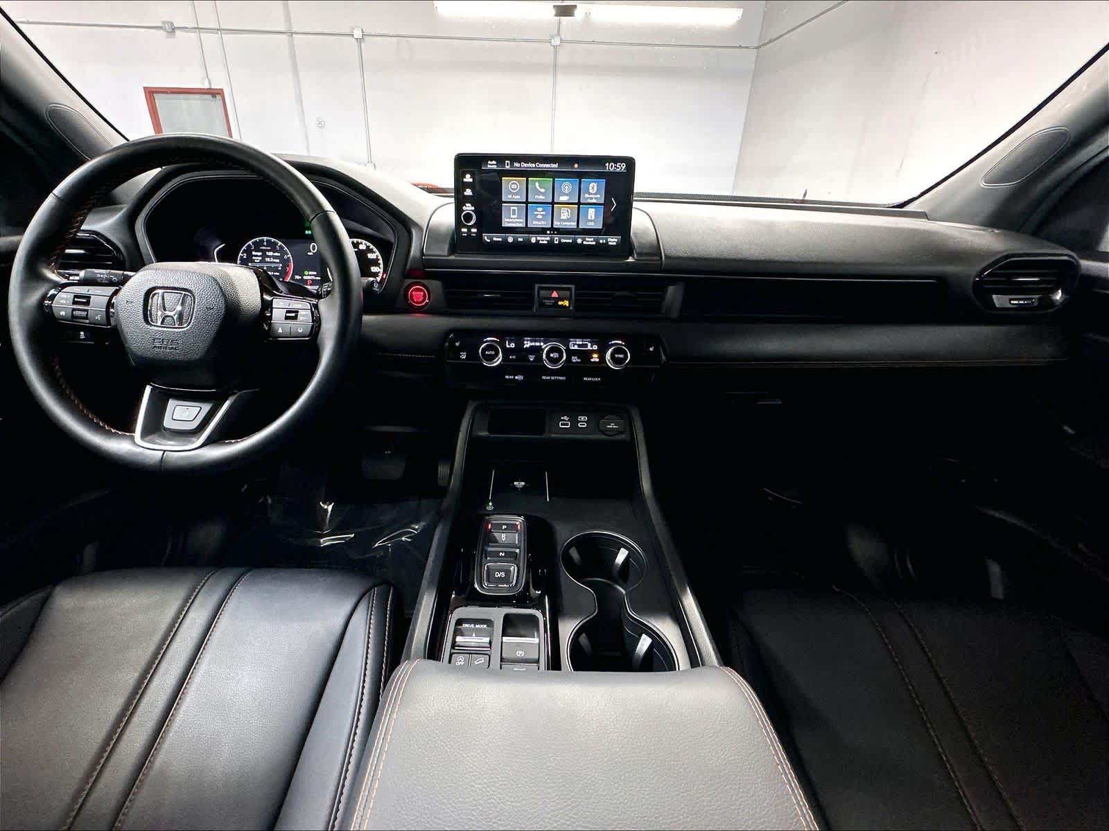 Used 2025 Honda Pilot TrailSport image 16