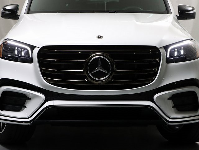 New 2026 Mercedes-Benz GLS 580 4MATIC image 6