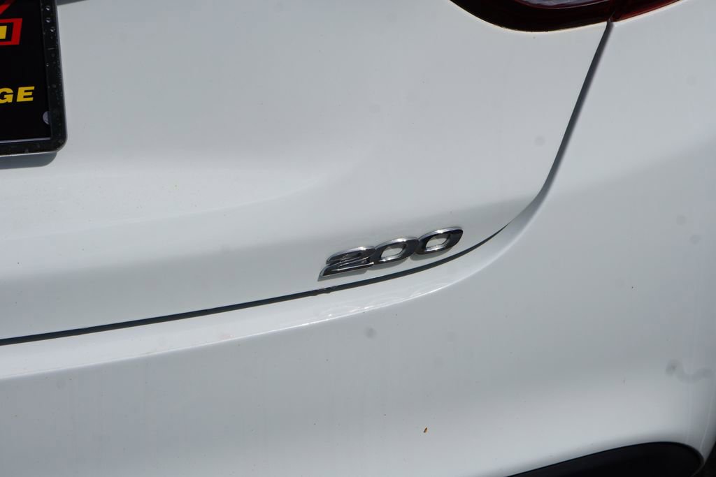 Used 2016 Chrysler 200 Limited FWD image 8