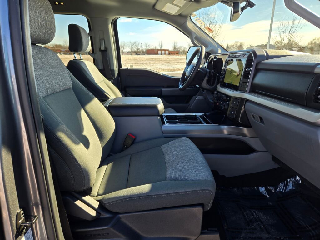 Used 2023 Ford F250 XLT w/ XLT Premium Package image 6