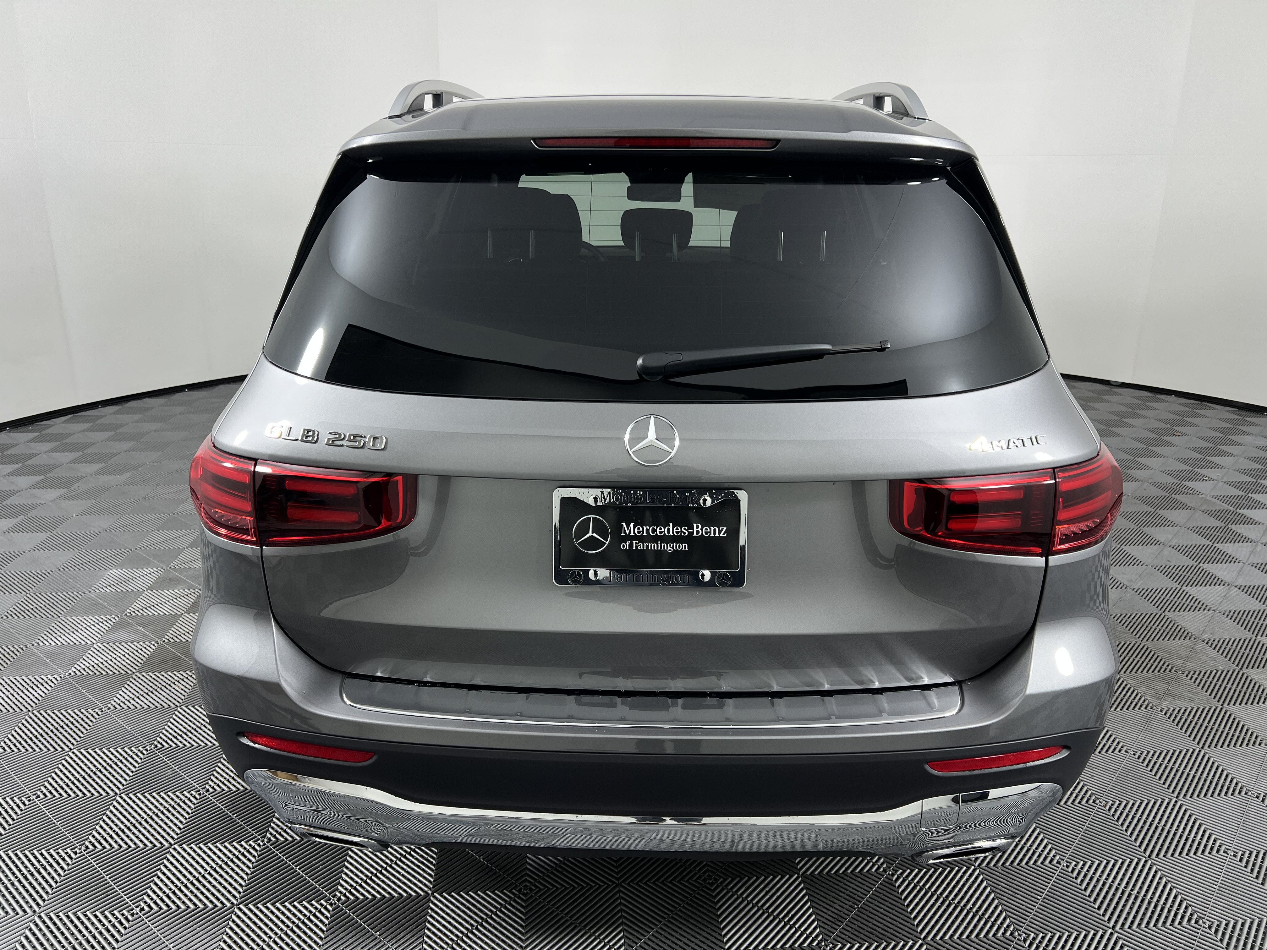 Used 2026 Mercedes-Benz GLB 250 4MATIC image 11