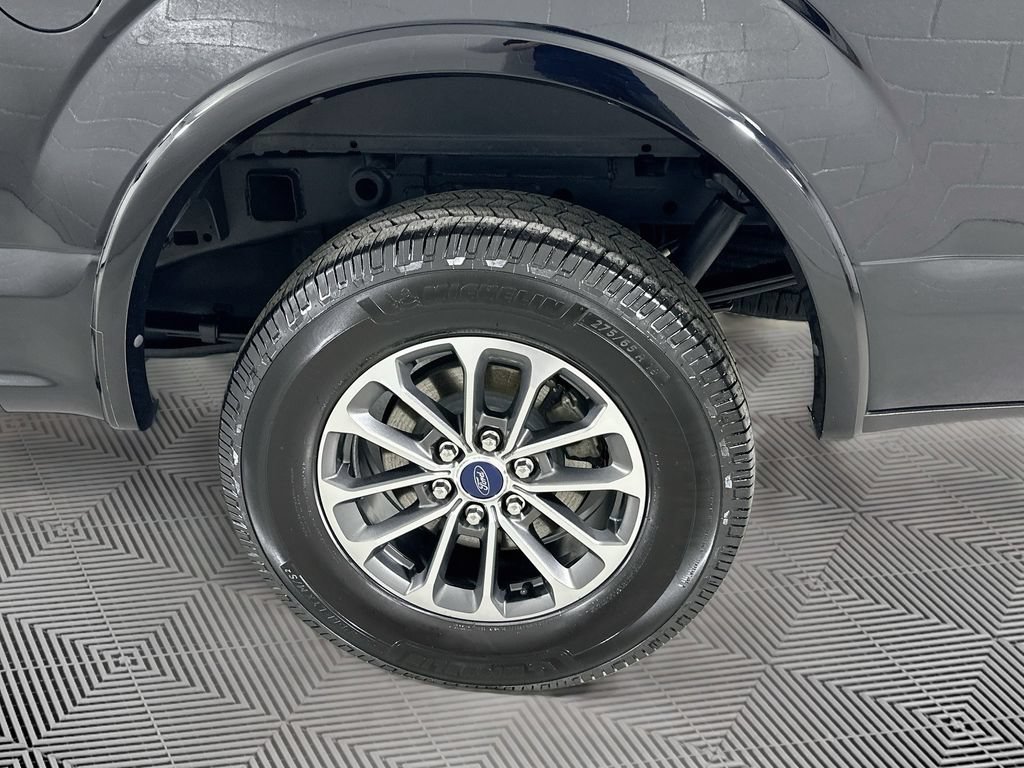 Used 2018 Ford F150 XLT w/ Equipment Group 302A Luxury AWD/4WD image 26