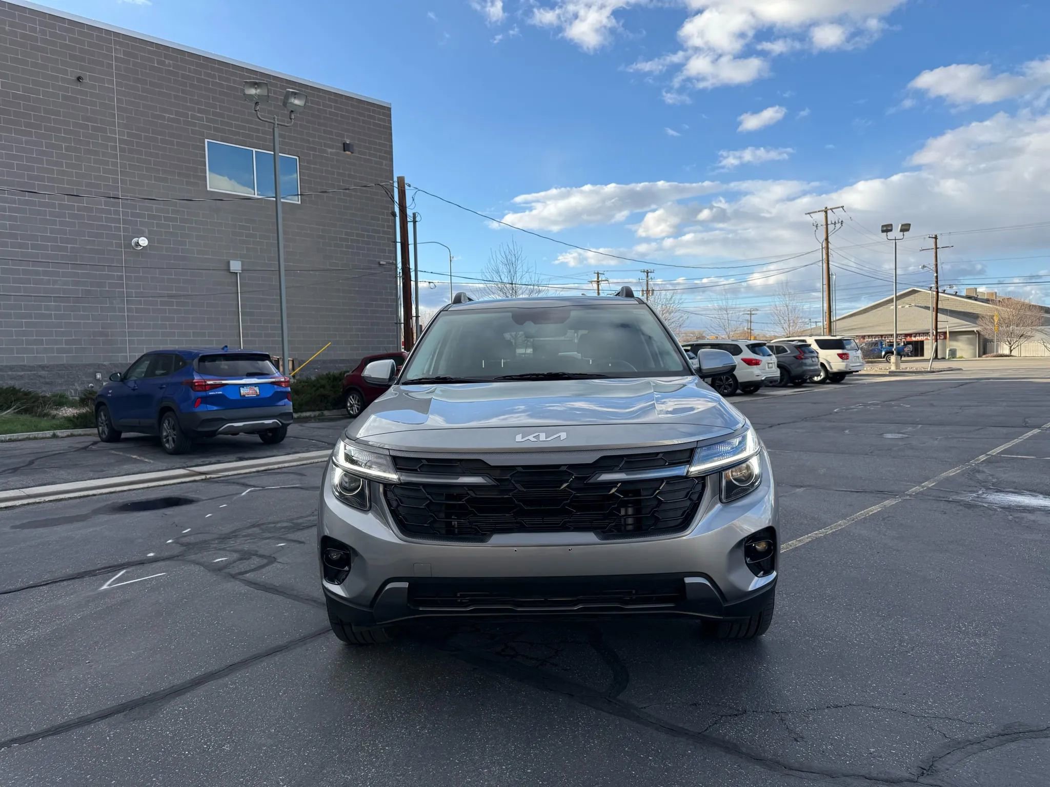 Used 2024 Kia Seltos X-Line image 2