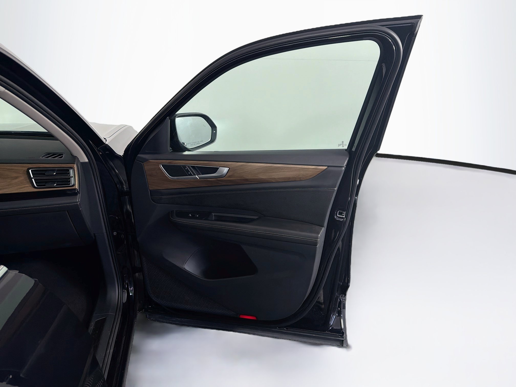 Used 2025 Volkswagen Atlas SE FWD image 36