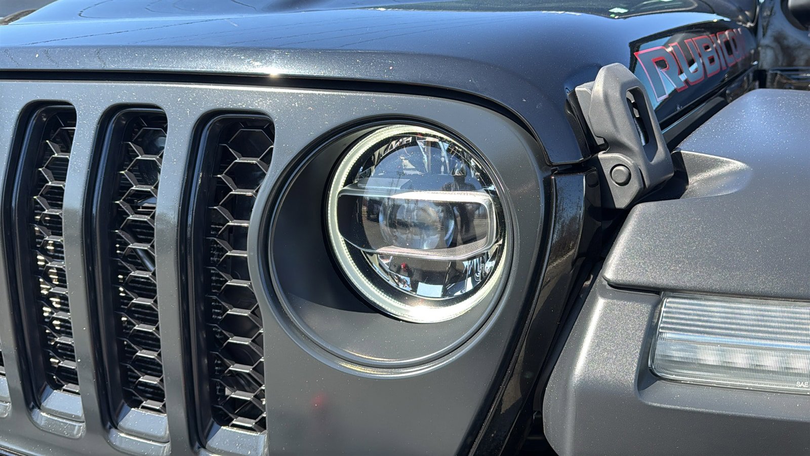 Used 2021 Jeep Gladiator Rubicon w/ LED Lighting Group AWD/4WD image 9