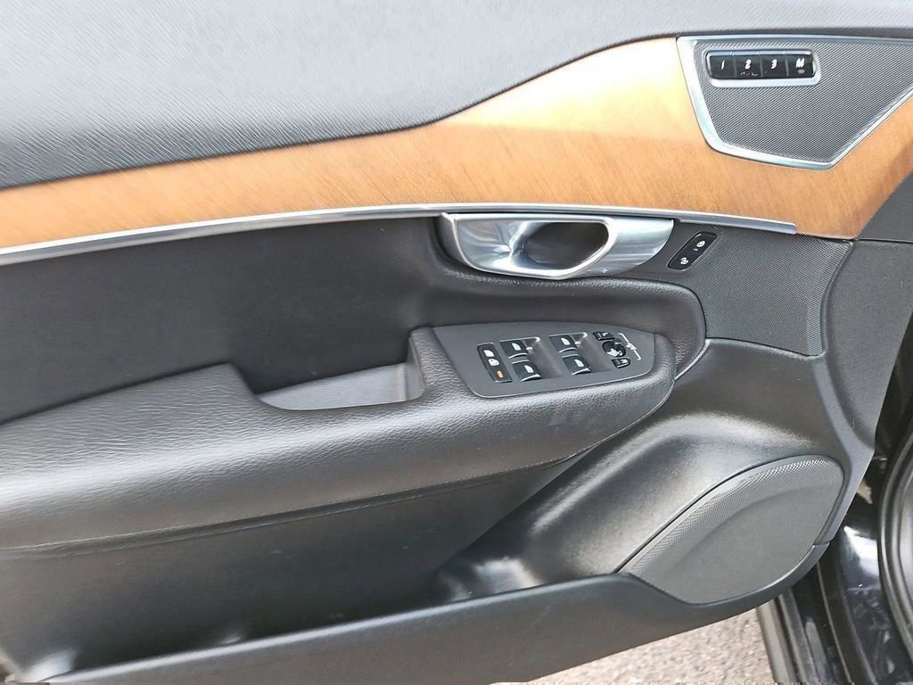 Used 2021 Volvo XC90 T8 Inscription Expression w/ Advanced Package image 12