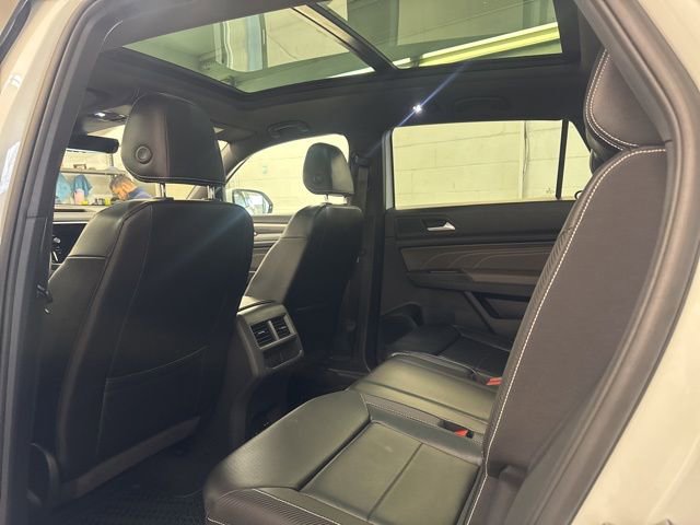 Certified 2022 Volkswagen Atlas Cross Sport SEL R-Line image 24