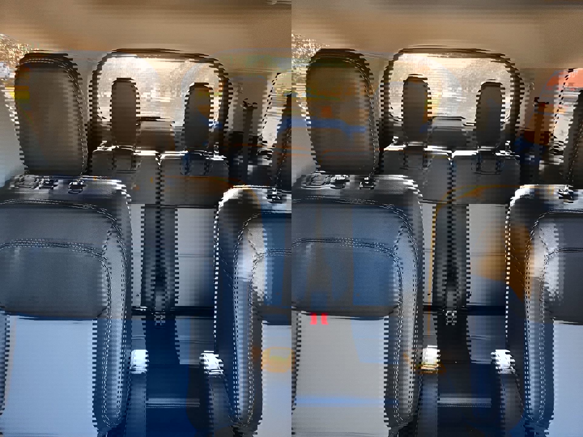 Used 2022 Ford Explorer XLT w/ Equipment Group 202A image 23