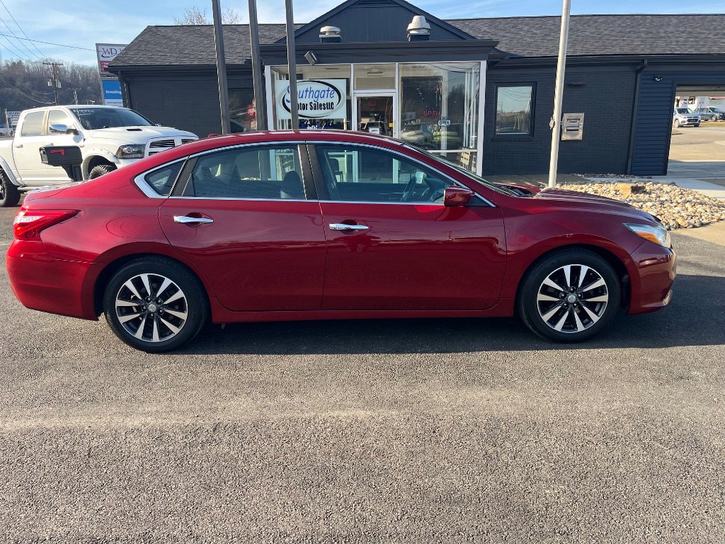 Used 2017 Nissan Altima 2.5 SV image 4
