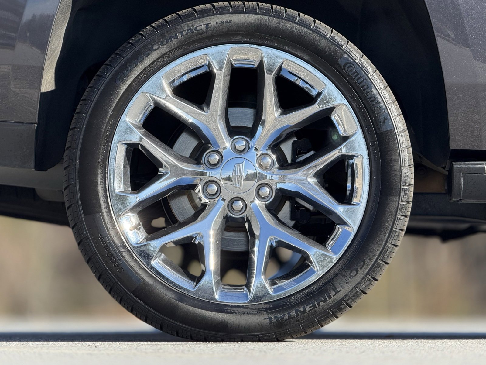 Used 2017 Cadillac Escalade Premium Luxury image 19