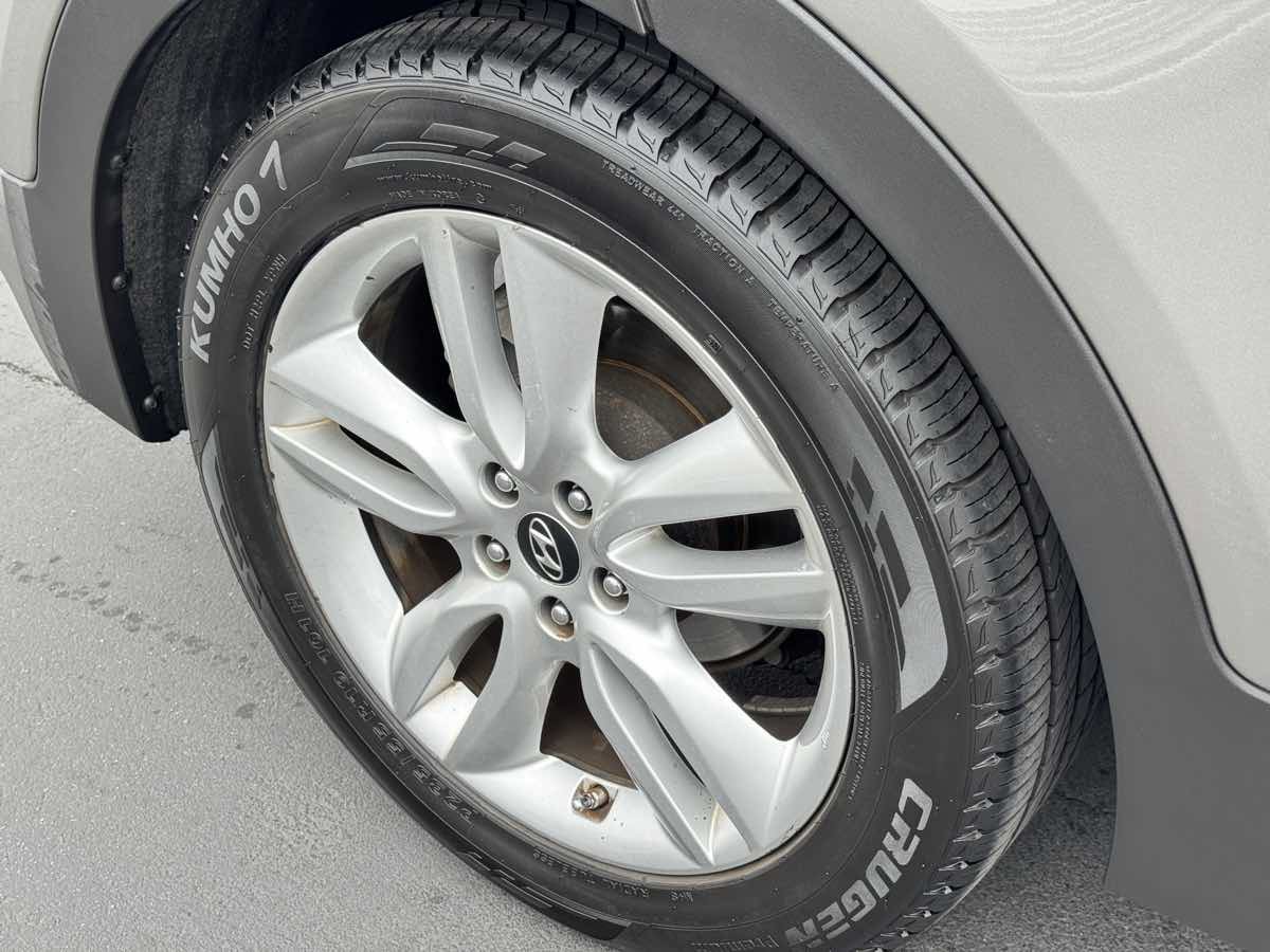 Used 2013 Hyundai Santa Fe Sport 2.0T FWD image 19