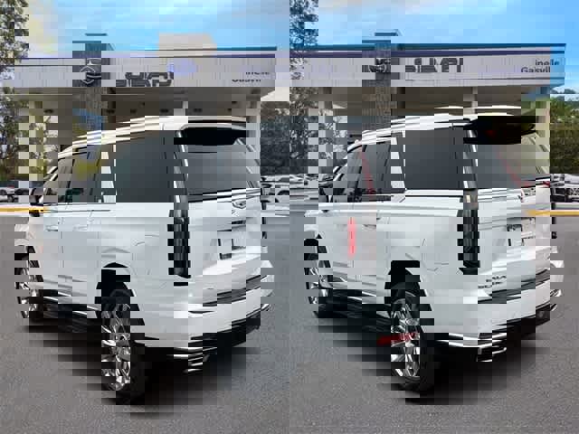 Used 2023 Cadillac Escalade ESV Premium Luxury image 4