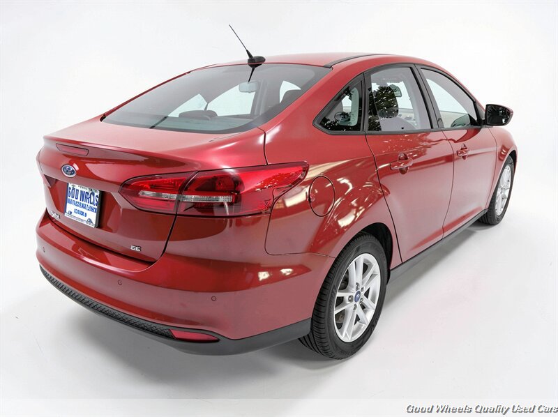 Used 2018 Ford Focus SE FWD image 5