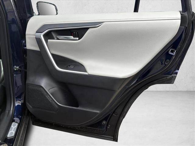 Used 2025 Toyota RAV4 Limited image 27