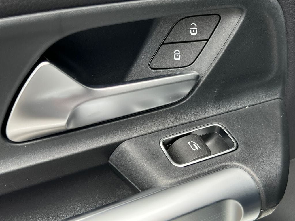New 2026 Mercedes-Benz GLB 250 4MATIC image 35