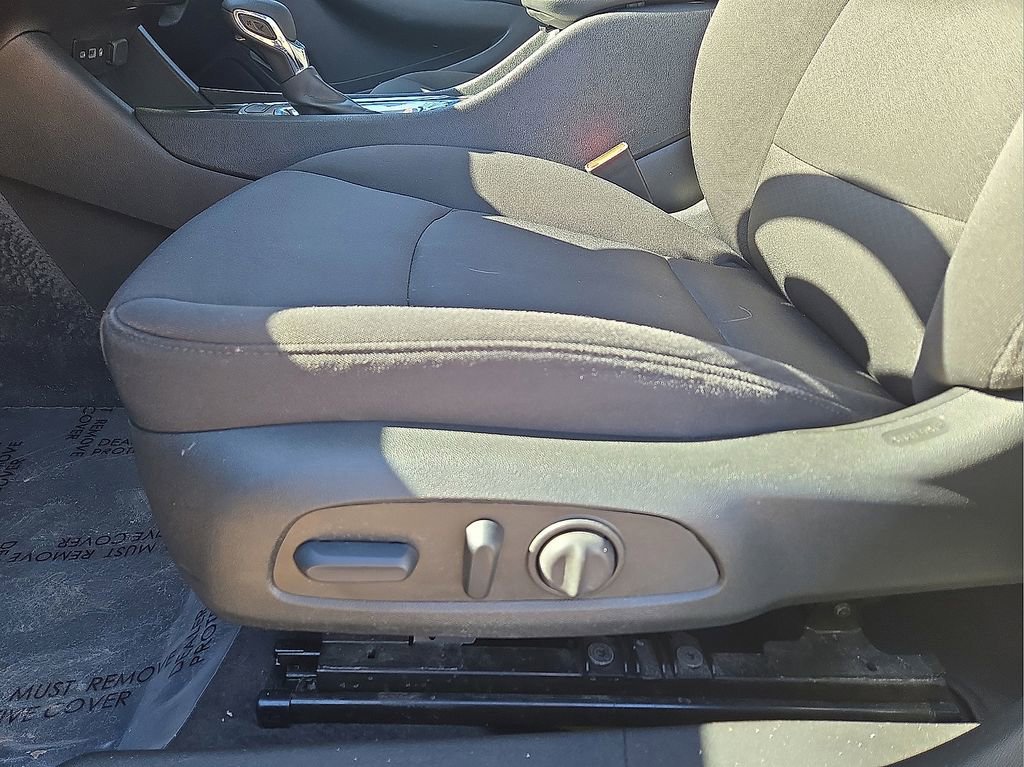 Used 2023 Chevrolet Malibu LT image 24